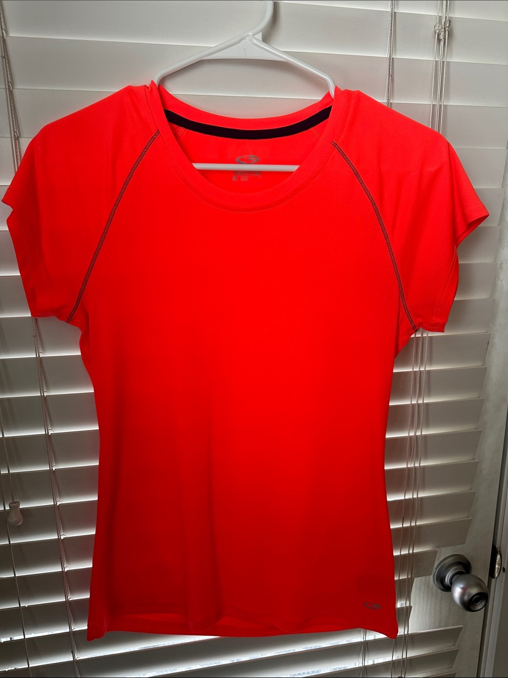 Women’s Performance Crew Neck Top - Bright Red